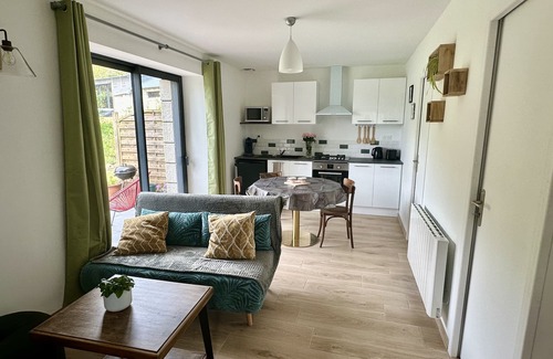 Saint-Jean-Kerdaniel House | Gîte en Argoat