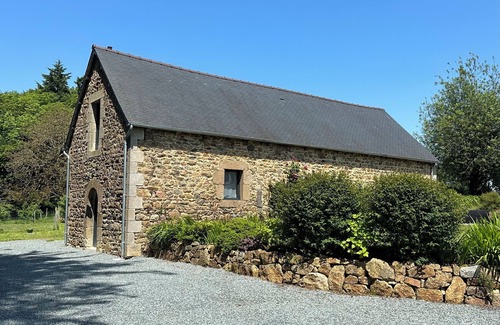 Saint-Jean-Kerdaniel House | Gîte en Argoat