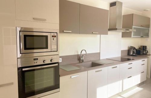 Thesee House | Gîte en Val de Loire: confort, jardin, parking et WiFi inclus - FR-1-491-452