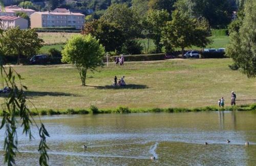 Apinac House | Gîte familial charmant avec Wi-Fi - Animaux admis - FR-1-496-122