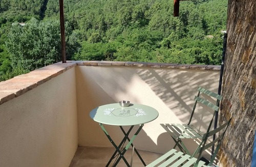 Saint-Florent-sur-Auzonnet Apartment | Gîte de la Tourterelle