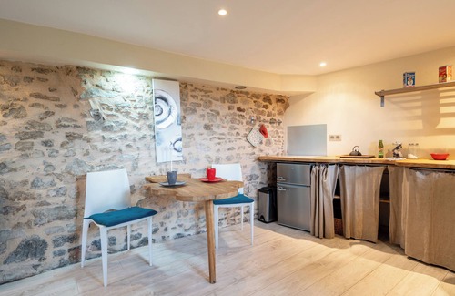 Sainte-Suzanne-and-Chammes House | Gîte La Poterne - Wifi - Terrasse