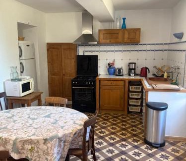 Azillanet House | Gîte L'Oustal