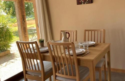 Montbeugny House | Gîte La Huzarde à Montbeugny pour 4 pers., Animaux admis, Parking - FR-1-489-599