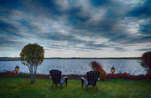 Oka House | Gîte le 308 Chambre bord de l'eau oka