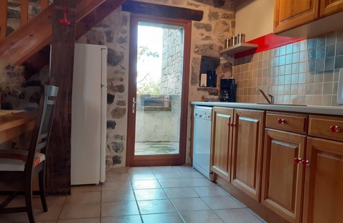 Joyeuse Cottage | Gîte * le MAGNAN, 50m², charm and nature, heated swimming pool, south Ardèche