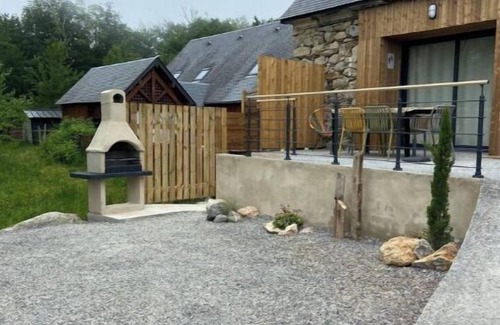 Aucun House | Gîte Le nid du moineau