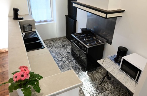 Naucelle House | Gîte Meublé "La Maison d'à Côté" Avec Piscine sur Terrain de 2500m²