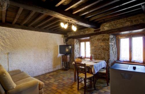 Pralong House | Gîte paisible pour 2 personnes dans les Monts du Forez - FR-1-496-261