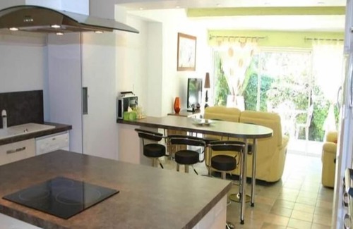 Roquebrune-sur-Argens Cottage | Gîte-Private Bathroom-Gîte Amandier
