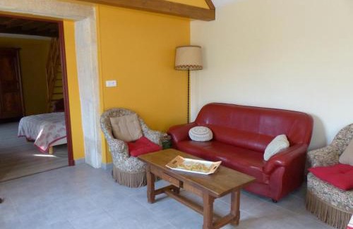 Dompierre-sur-Besbre House | Gîte proche Le PAL avec terrasse, jardin et animaux acceptés - FR-1-489-51