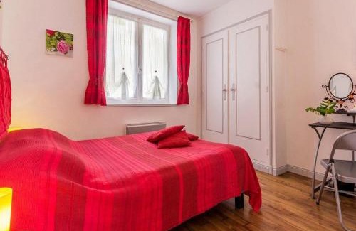 Saint-Omer-de-Blain House | Gîte rénové calme avec jardin fleuri, à proximité du canal de Nantes à Brest et de la forêt du Gâvre - FR-1-306-1007