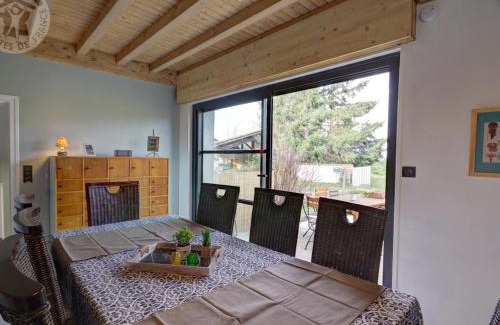 Saint-Just-Saint-Rambert House | Gîte spacieux, 4 chambres, cheminée, jardin clos, proche Saint-Just-Saint-Rambert - FR-1-496-195