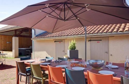 L'Hopital-le-Grand House | Gîte spacieux à L'Hôpital-le-Grand, animaux acceptés - FR-1-496-289