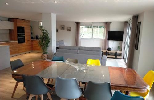 Feyzin House | Gîte tout confort à 15 min de Lyon avec jardin privé