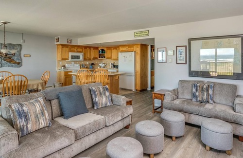 Gearhart Condo | G712 2 Bedroom 4th Floor ADULTS ONLY, No Cleaning Fees