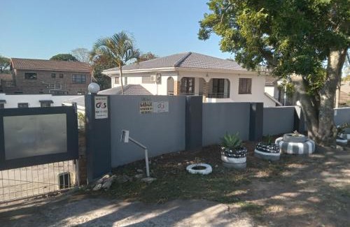 KwaDukuza House | Gabade Guest House