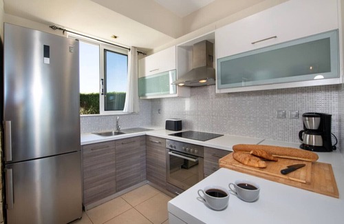 Chorafakia Apartment | Gabriel MOdern Apartment-shared pool-close to the beach