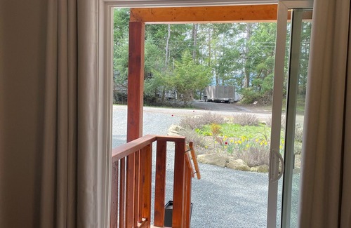 Regional District of Nanaimo Apartment | Gabriola Small Suite with Hot Tub