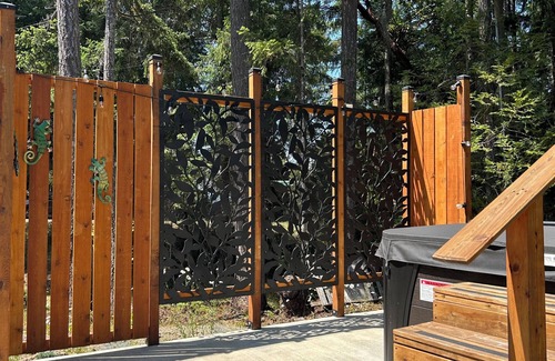 Regional District of Nanaimo Apartment | Gabriola Small Suite with Hot Tub