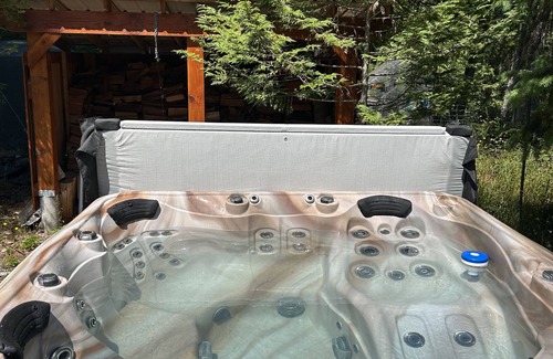 Regional District of Nanaimo Apartment | Gabriola Small Suite with Hot Tub