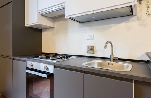 Isolotto Apartment | Gaddi apartment in Florence by Mmega