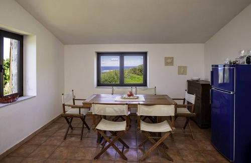 Trinita d'Agultu e Vignola House | Gallurese stazzu in the countryside with sea view above Li Feruli