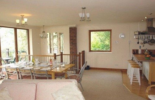 Newton Ferrers Cottage | GALANDA TREETOPS, pet friendly, with a garden in Newton Ferrers