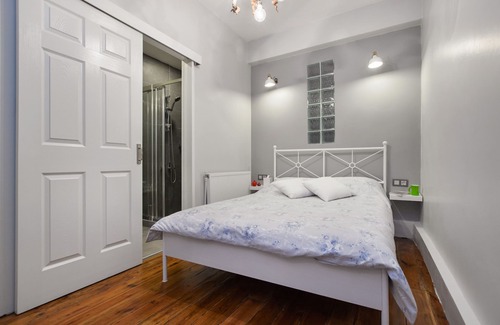 Galata Apartment | GALATA NEW -TWO BEDROOM AND TWO BATHROOM APARTMENT @LACASADESENER