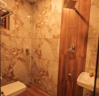 Rajakkad Hotel | GALAXY INTERNATIONAL Inn