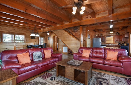 Sevierville House | Galaxy Splash: Hot Tub, Pool, Theater, & MTN Views