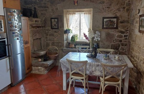 Morana Cottage | GALICIAN RURAL HOUSE. The charm of stone and water.