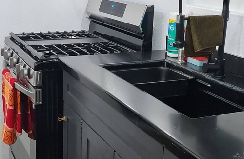 Saint George Parish Apartment | Galloway's Cottage Classyw/Super fast WiFi, AC Generator, close to V.C Airport