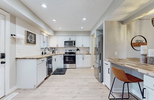 Canton House | Game Day Getaway: Play, Relax, Make Memories