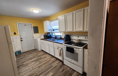 West Point House | game day weekend! charming 2-bedroom in meadowbrook.