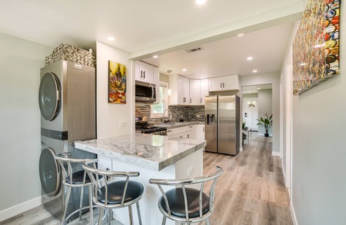 Oakton House | Game Nights, BBQs & Family Fun: Chicago Area Hub