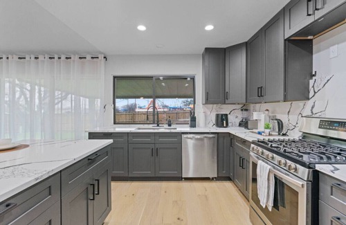 MLK Apartment | Game Room - Lux Spacious Home
