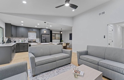 MLK Apartment | Game Room - Lux Spacious Home