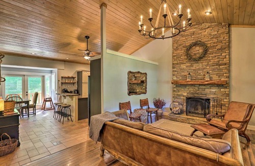 Burnsville House | Game Room, Theater and Deck Burnsville Cabin!