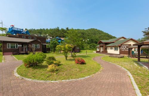 Gangneung House | Gangneung Yasaenghwa Maeul