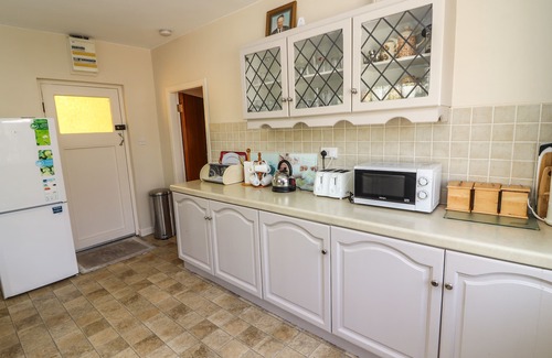 Ardnatrush Cottage | GAP OF DUNLOE, family friendly in Beaufort, County Kerry