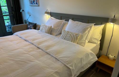 Weesperzijde Bed & Breakfast | Garage BnB