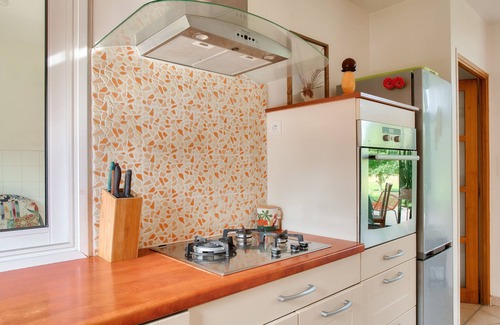 Fouesnant Ski Chalet | Garden and pool - 1km from beach- For 8