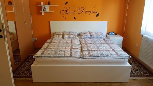 Floridsdorf Apartment | Garden Apartment Donau-City (P&R)