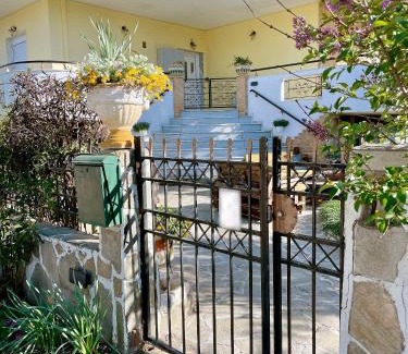 Kavala Apartment | Garden Beach House