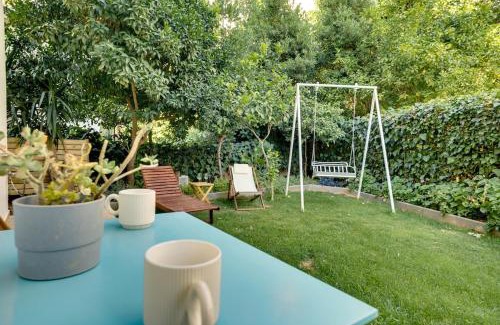 Papagou-Holargos Apartment | Garden Level Gem in the City