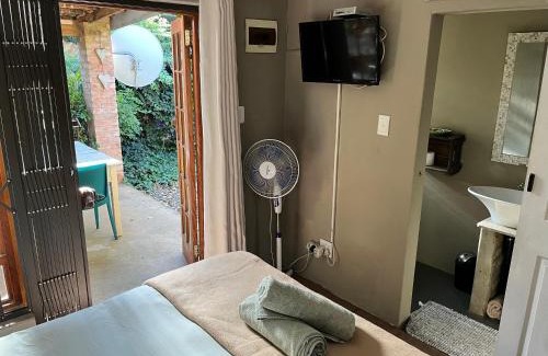 Vredefort Apartment | Garden Room At Schilbach House