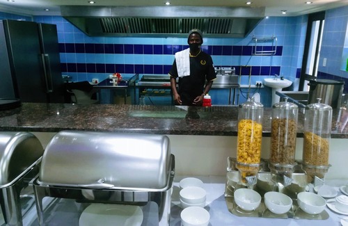 Bezuidenhout Valley Hotel | Garden Top Hotel