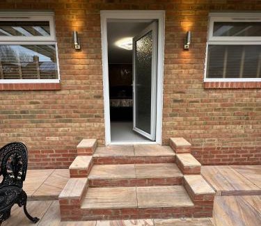 Gravesend House | Garden View