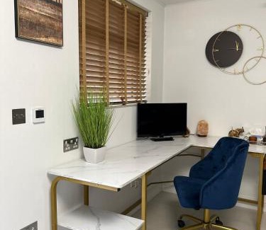 Gravesend House | Garden View